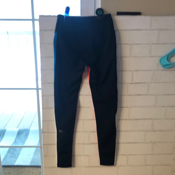 Never wore perfect - Picture 3 of 4